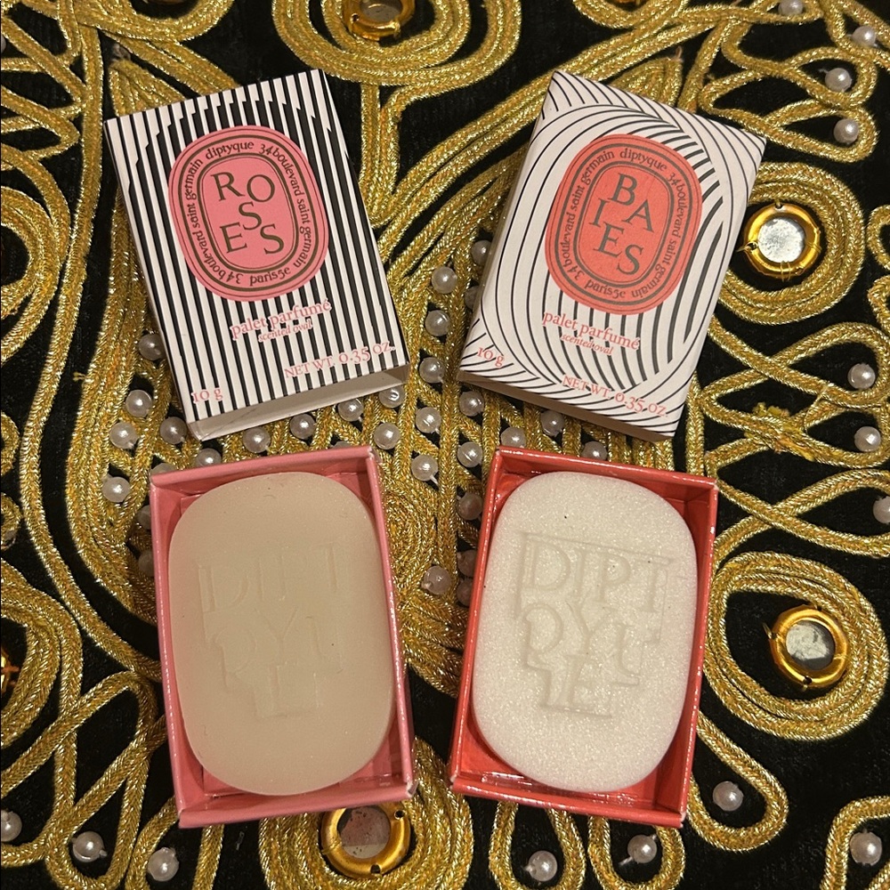 Diptyque 2-Mini Luxury Limited Edition Scented Oval Soaps 1-Baies 1-Roses / NIB